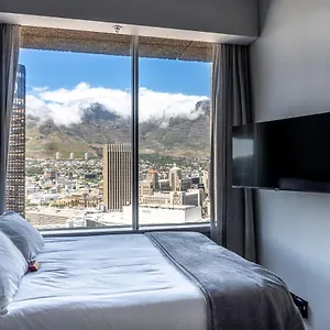 stunning-1-bedroom-apartment-with-mountain-views.hotels-capetown.com/